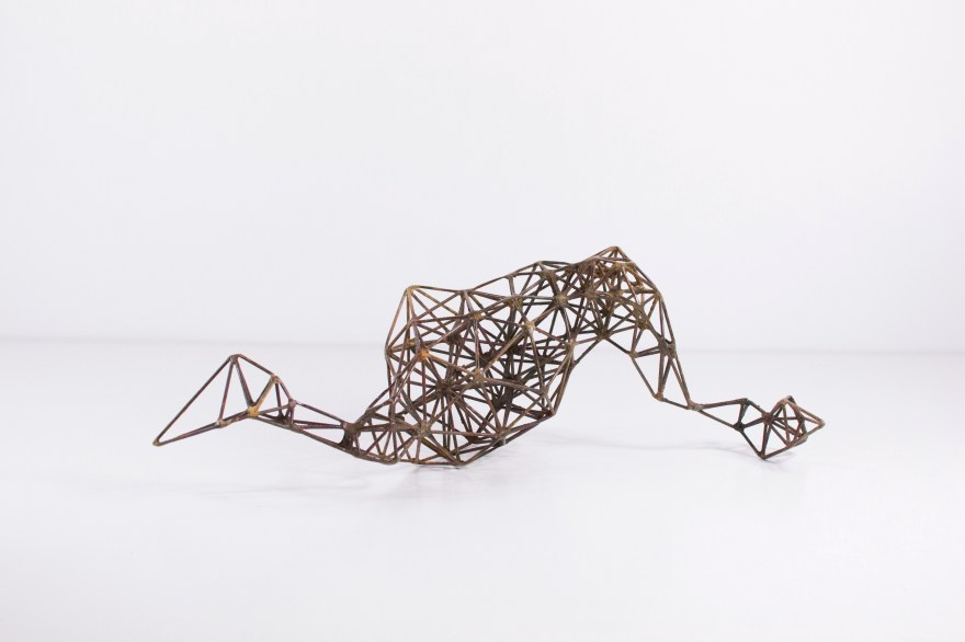 fractales-seccion-iv-2016-23-x-55-x-29-cm